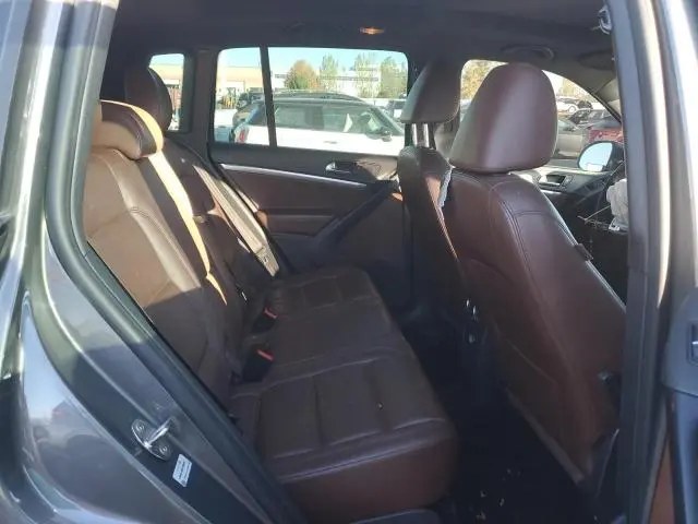 2014 VOLKSWAGEN TIGUAN S  