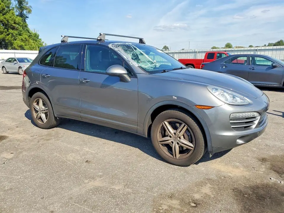 2013 PORSCHE CAYENNE   