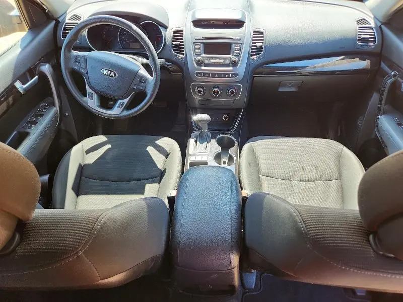 2014 KIA SORENTO LX  