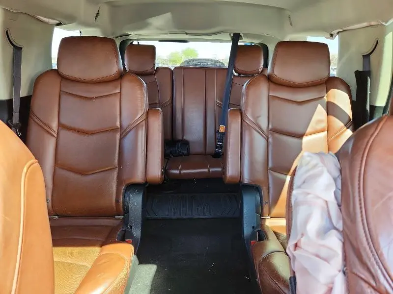 2016 CADILLAC ESCALADE LUXURY  