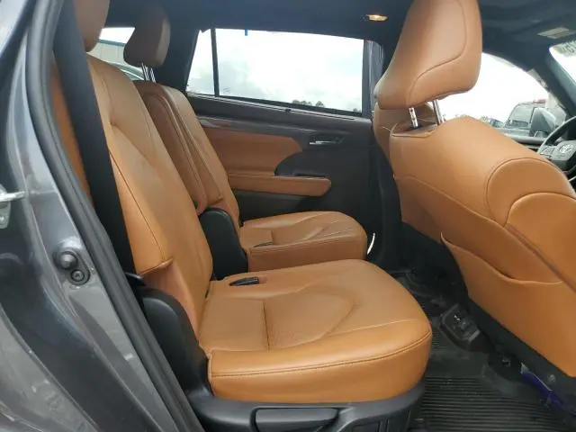 2020 TOYOTA HIGHLANDER PLATINUM  