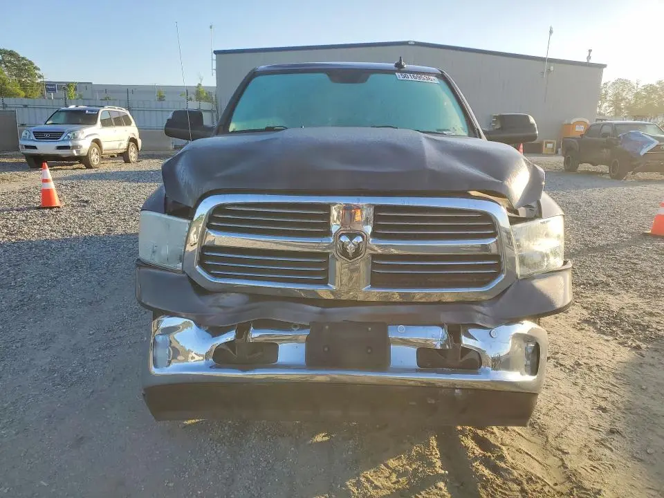 2018 RAM 1500 SLT  