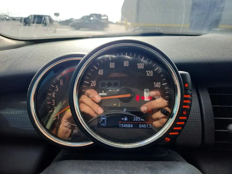 2017 MINI COOPER   