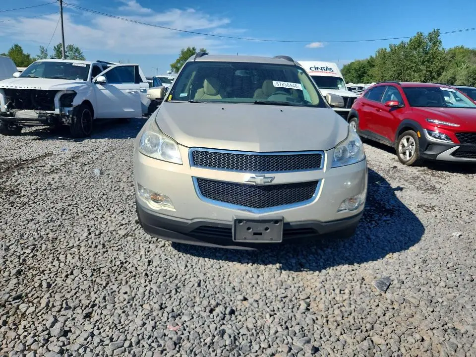 2011 CHEVROLET TRAVERSE LT  