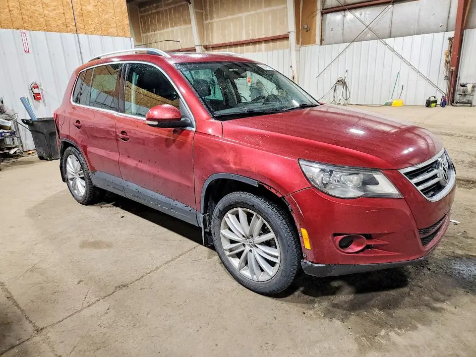 2010 VOLKSWAGEN TIGUAN SE  