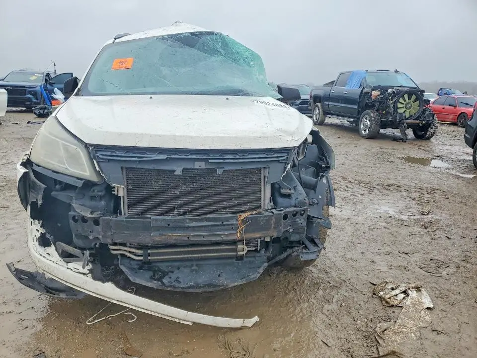 2015 CHEV TRAVERSE LS  