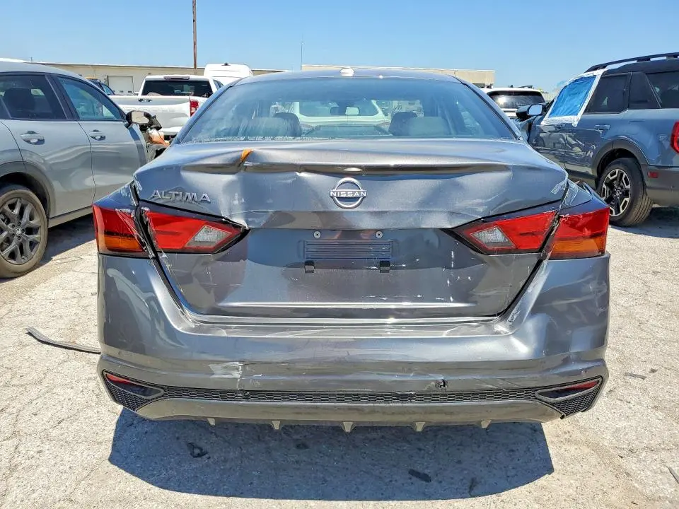 2025 NISSAN ALTIMA SV  