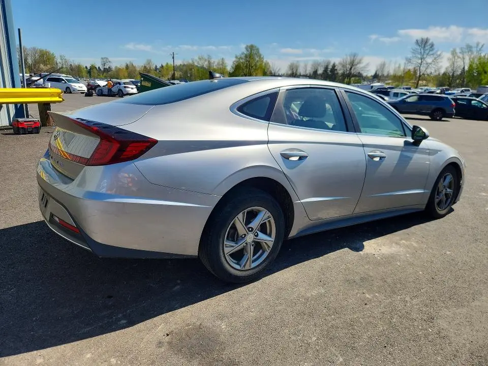 2021 HYUNDAI SONATA SE  