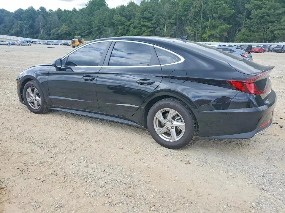 2022 HYUNDAI SONATA SE  