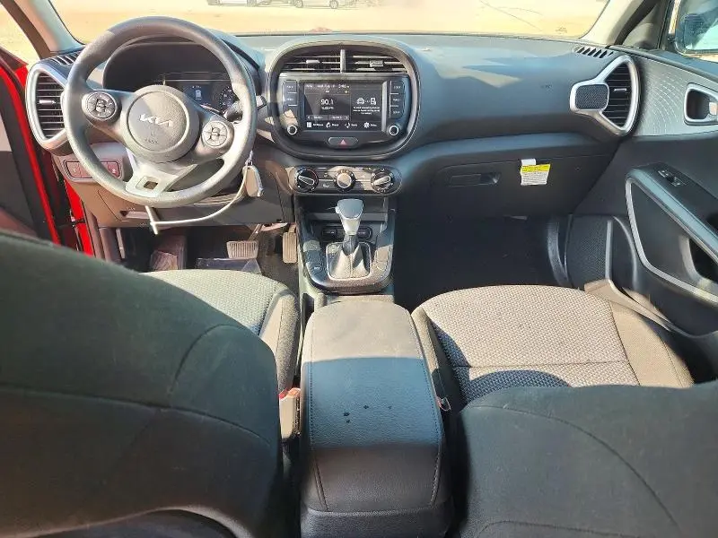 2022 KIA SOUL LX  