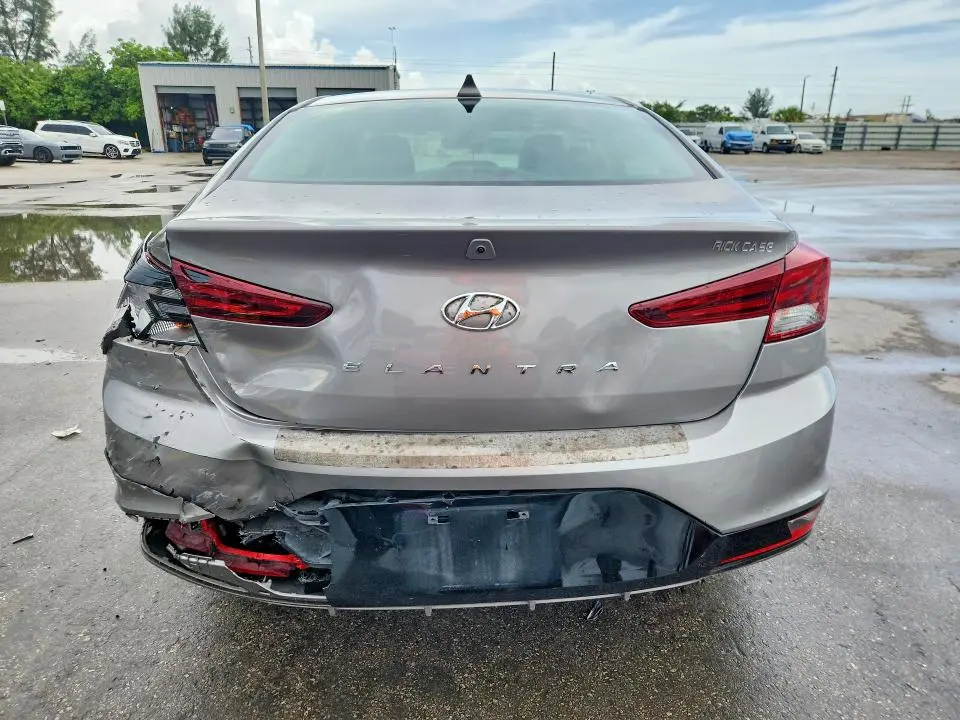 2020 HYUNDAI ELANTRA SEL  