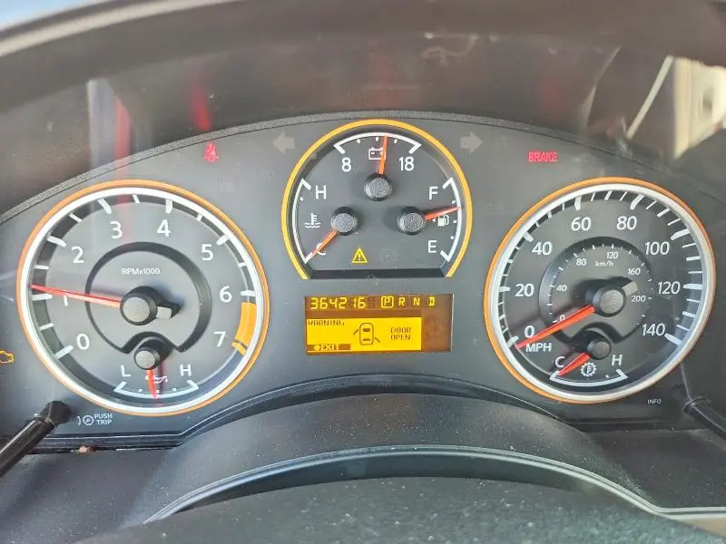 2012 NISSAN TITAN SV  