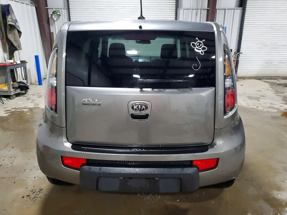 2011 KIA SOUL +  