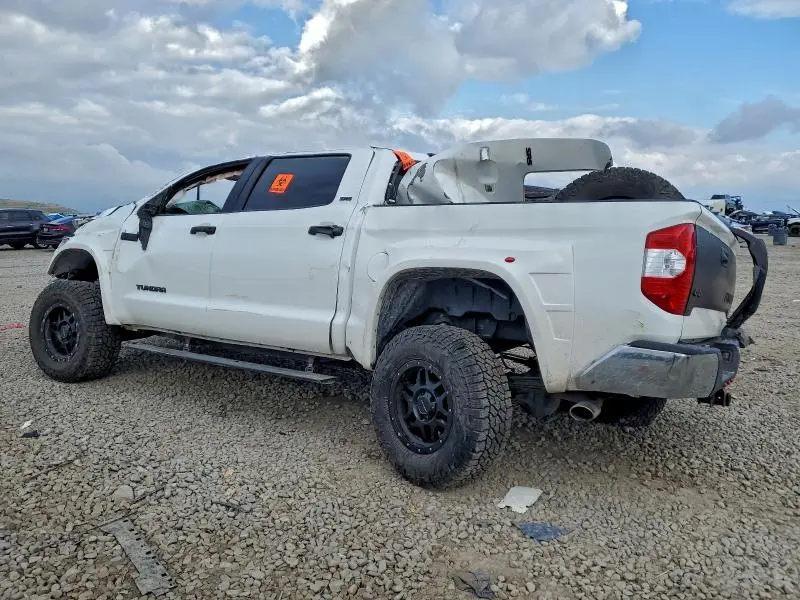 2016 TOYOTA TUNDRA CREWMAX SR5  