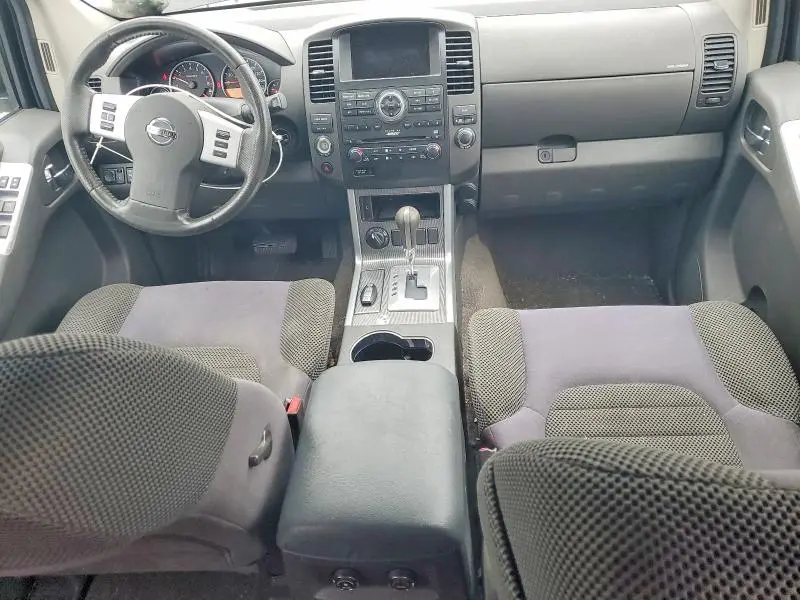 2010 NISSAN PATHFINDER S  