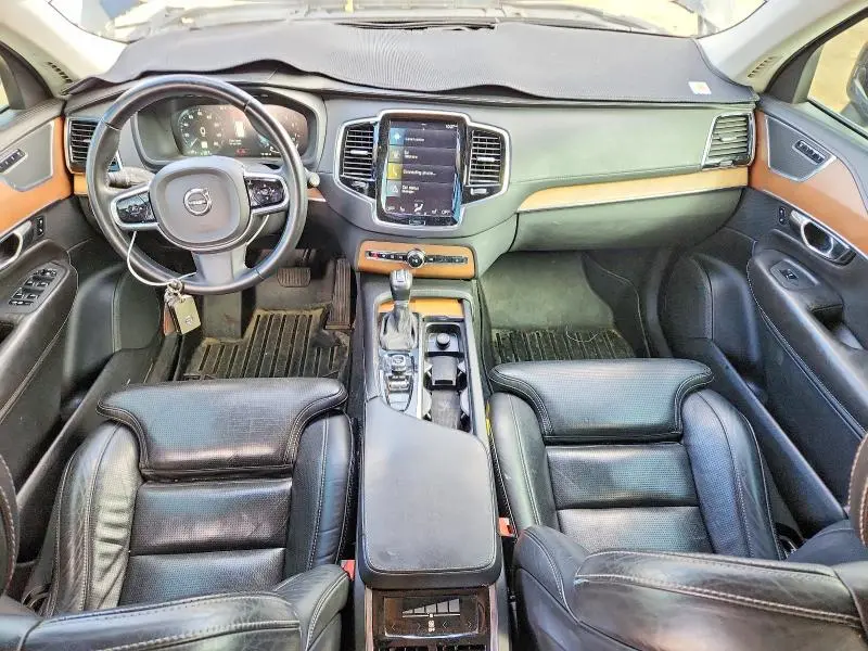 2016 VOLVO XC90 T6  