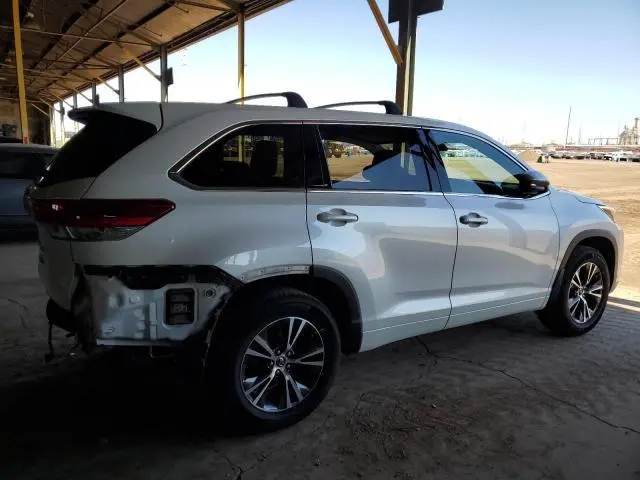 2017 TOYOTA HIGHLANDER LE  