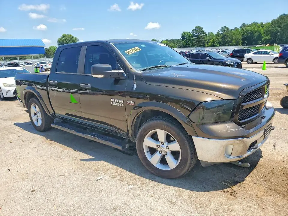 2013 RAM 1500 SLT  