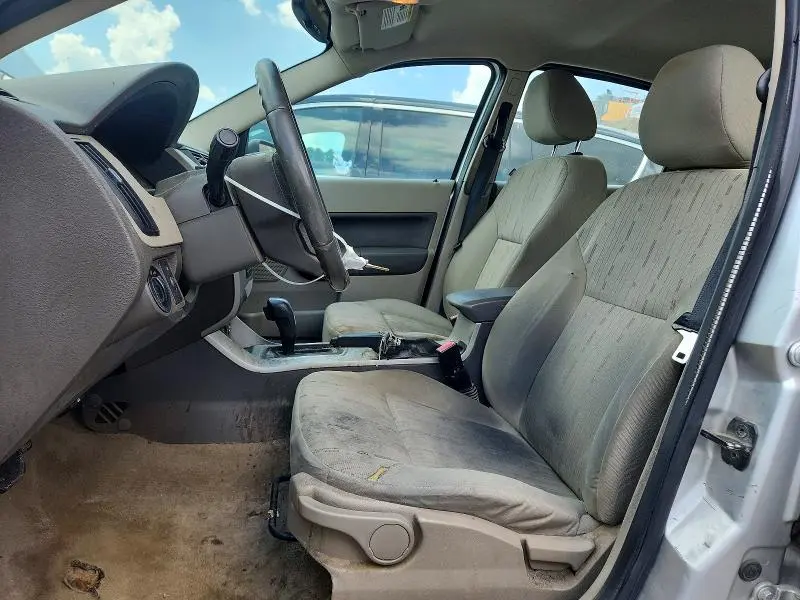 2010 FORD FOCUS SE  