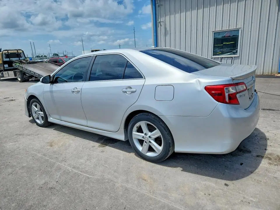 2013 TOYOTA CAMRY SE  