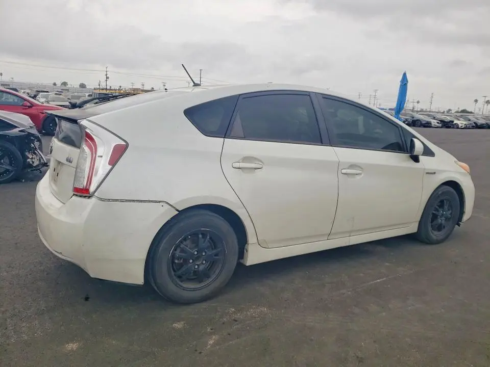 2015 TOYOTA PRIUS   