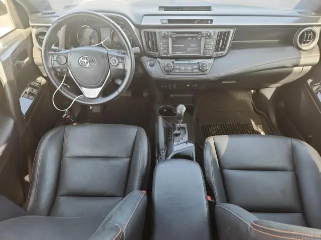 2016 TOYOTA RAV4 SE  