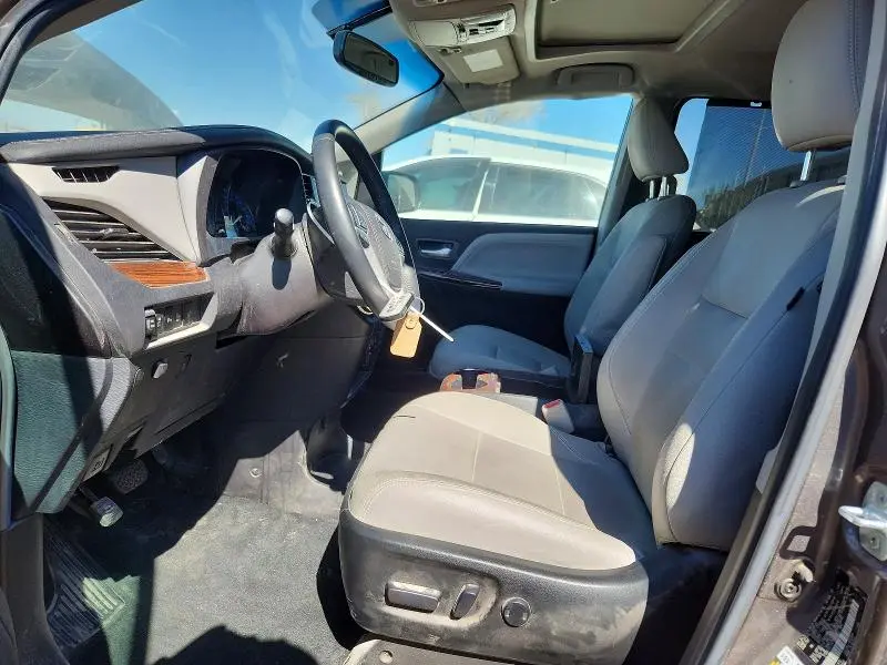 2017 TOYOTA SIENNA LIMITED 7-PASSENGER  