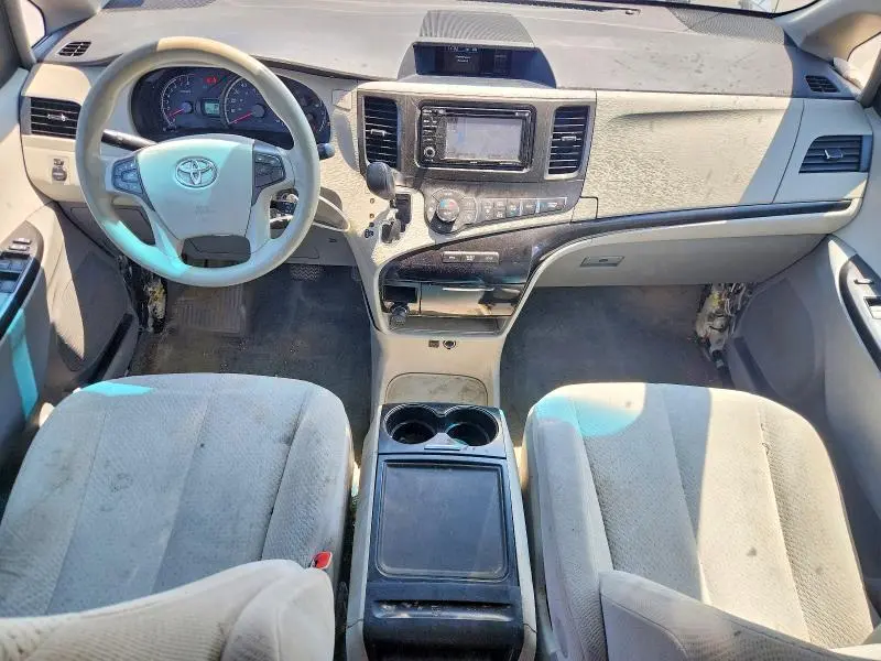 2013 TOYOTA SIENNA LE  