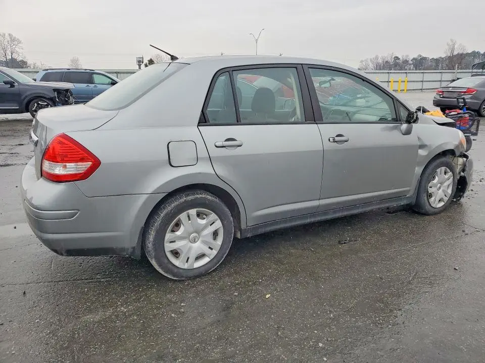 2011 NISSAN VERSA 1.8 S  