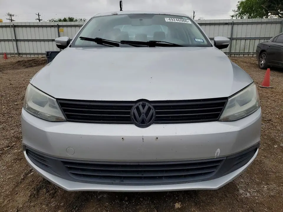2012 VOLKSWAGEN JETTA SE  