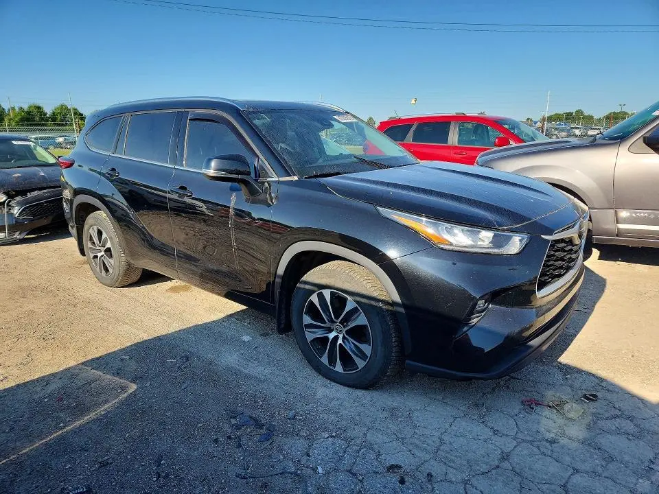 2020 TOYOTA HIGHLANDER XLE  