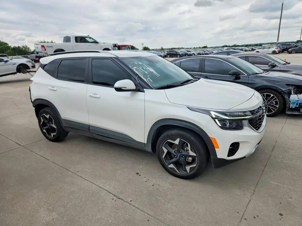 2025 KIA SELTOS S  