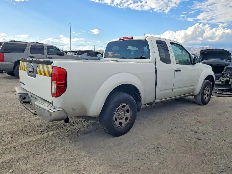2013 NISSAN FRONTIER S  