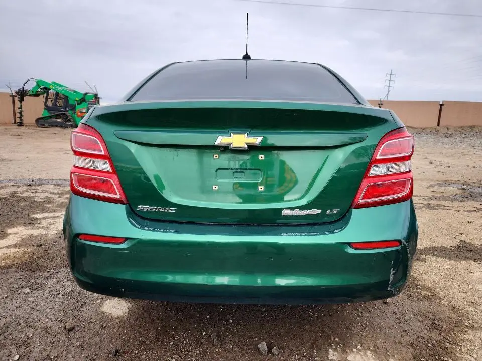 2018 CHEVROLET SONIC LT  