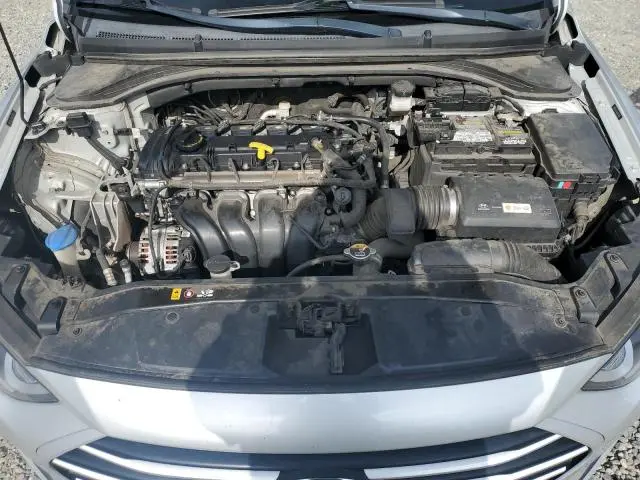 2018 HYUNDAI ELANTRA SE  