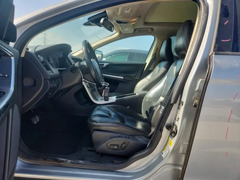 2010 VOLVO XC60 3.2  