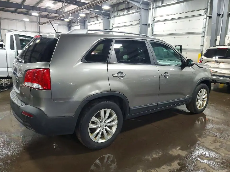 2011 KIA SORENTO LX  