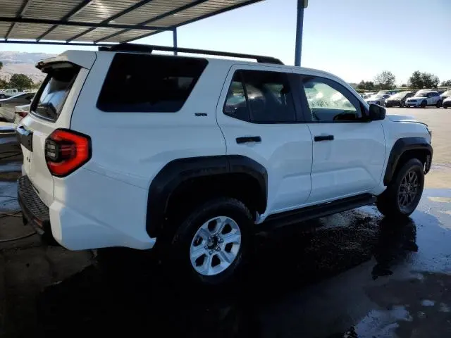 2025 TOYOTA 4RUNNER SR5  