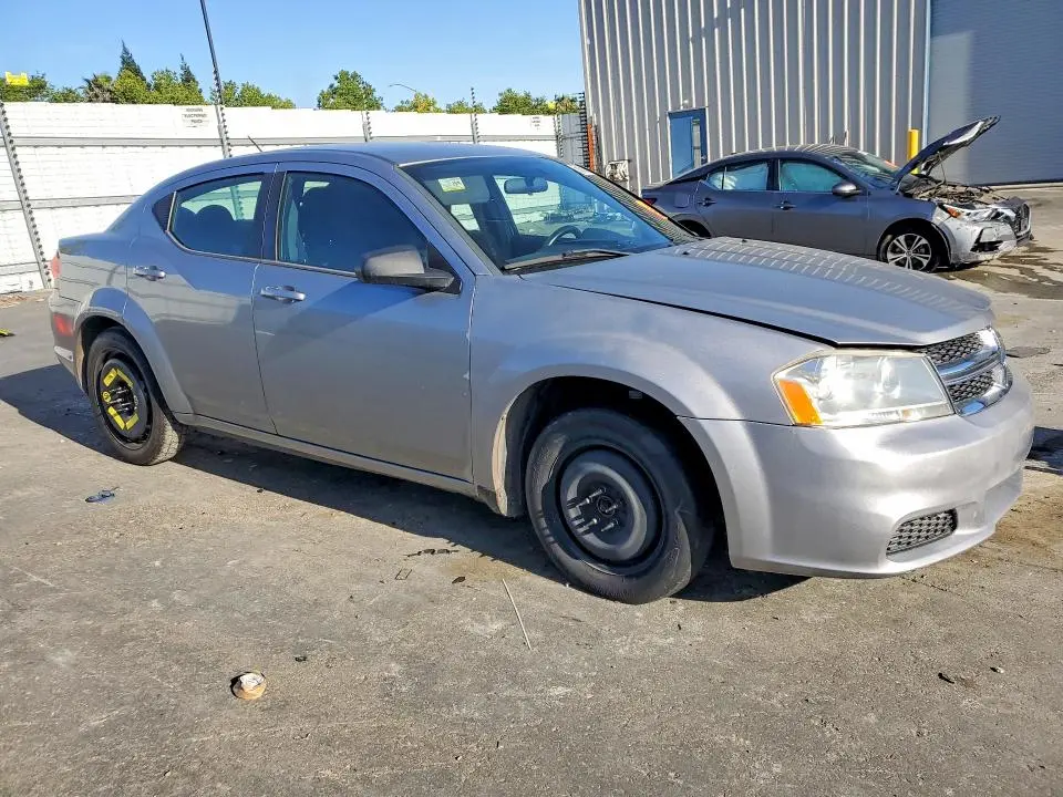 2013 DODGE AVENGER SE  