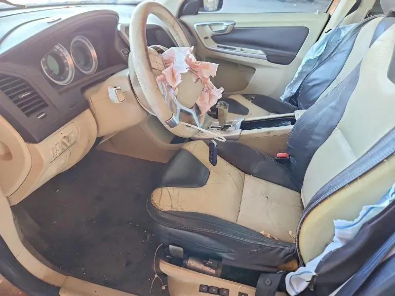 2011 VOLVO XC60 3.2  