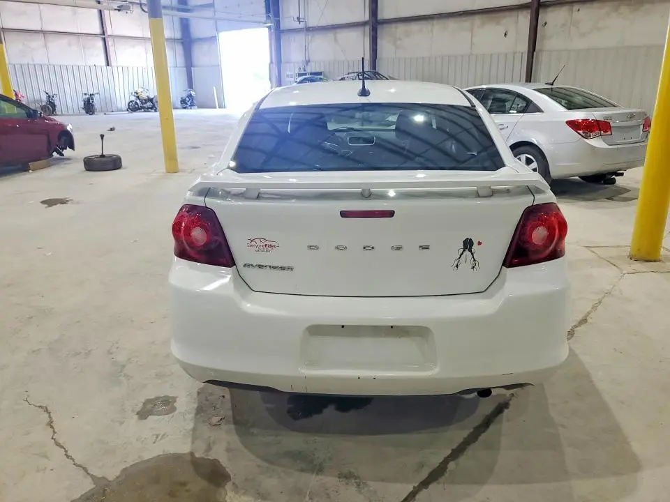 2013 DODGE AVENGER SE  