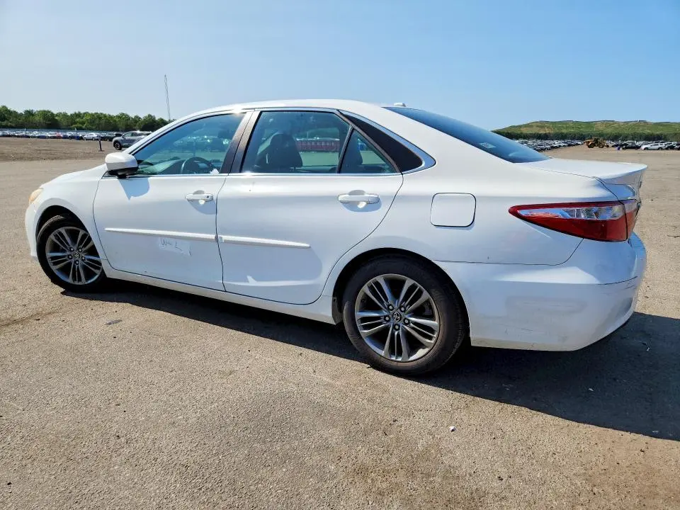 2017 TOYOTA CAMRY SE  