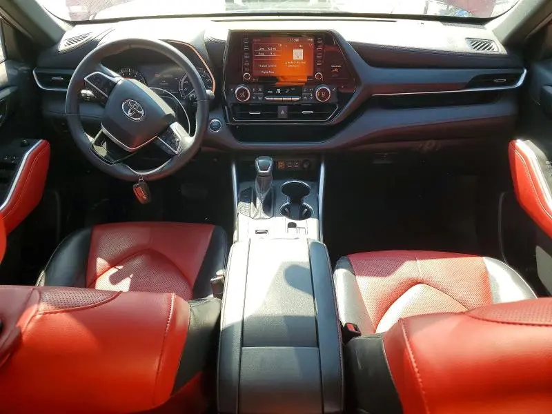2022 TOYOTA HIGHLANDER XSE  