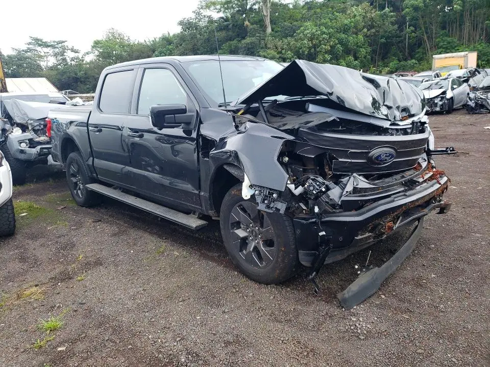 2023 FORD F150 LIGHTNING PRO  