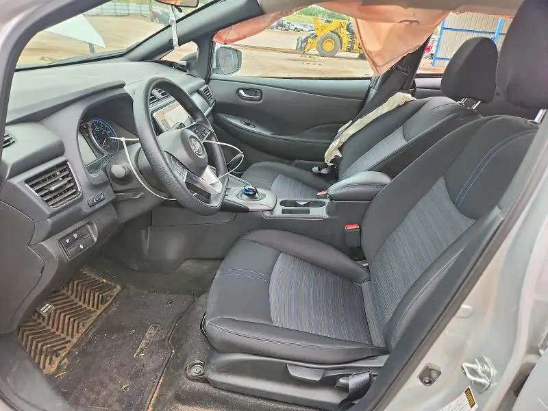 2025 NISSAN LEAF S  