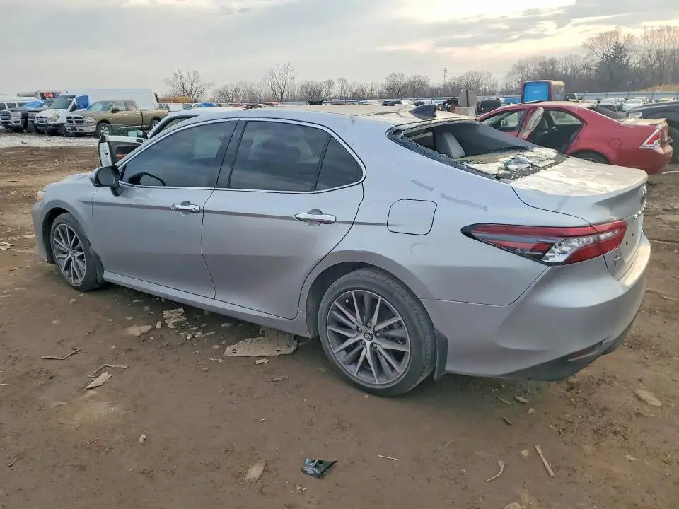 2023 TOYOTA CAMRY XLE  