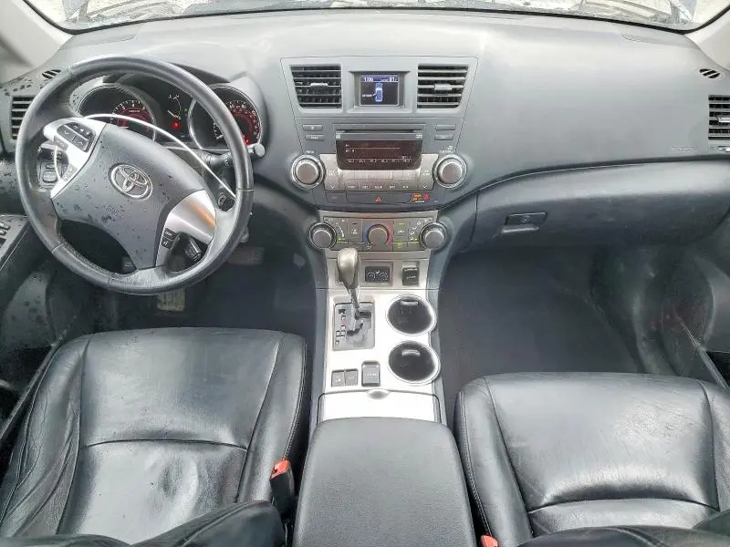 2012 TOYOTA HIGHLANDER SE  