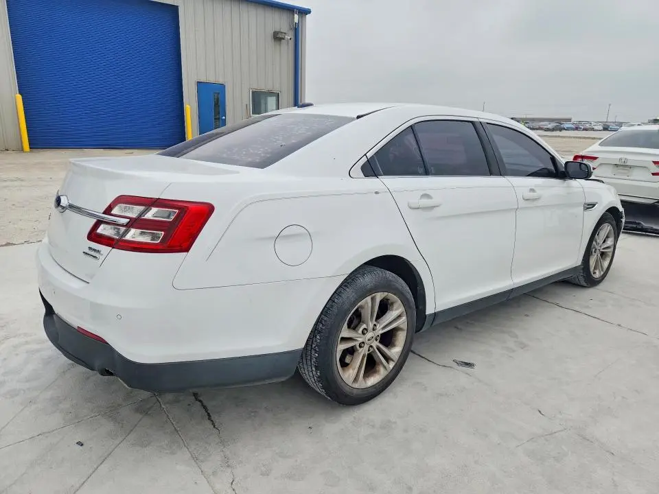 2015 FORD TAURUS SEL  