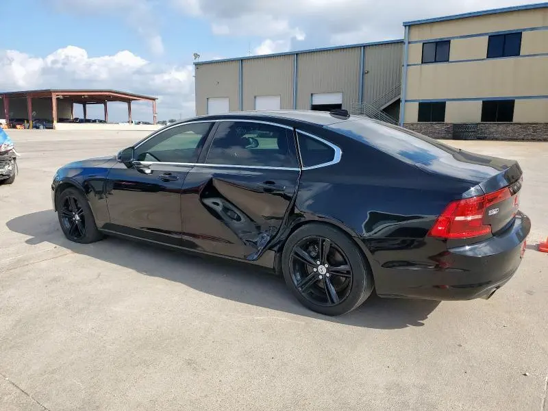 2018 VOLVO S90 T5 MOMENTUM  