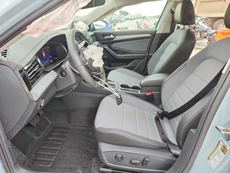 2025 VOLKSWAGEN JETTA SE  